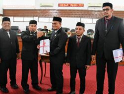 Pj Bupati Aceh Besar Sampaikan KUPA, PPAS, dan Raqan RPJPD ke DPRK Aceh Besar